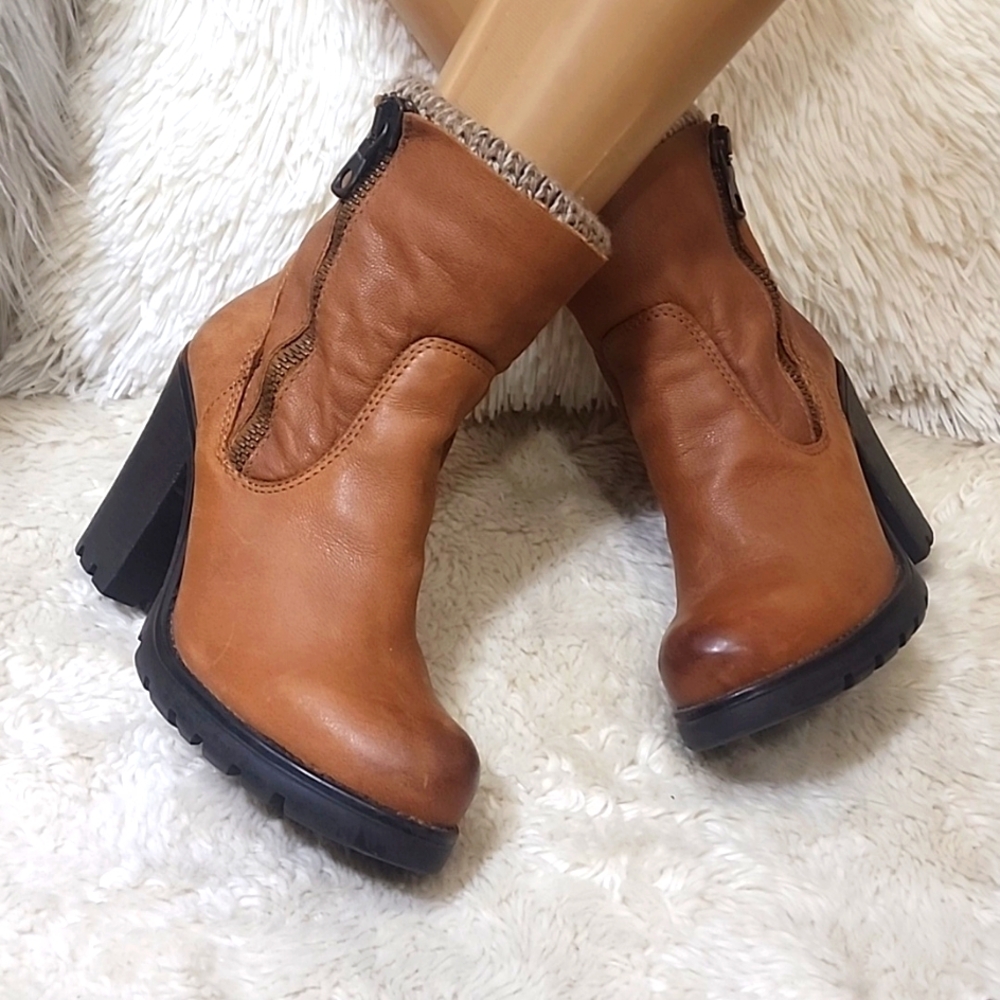 STEVE MADDEN SWEATER BOOTS - Picture 4 of 10